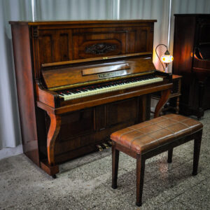 Piano Fr. Helmholz