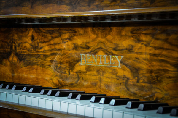 Piano Bentley 8