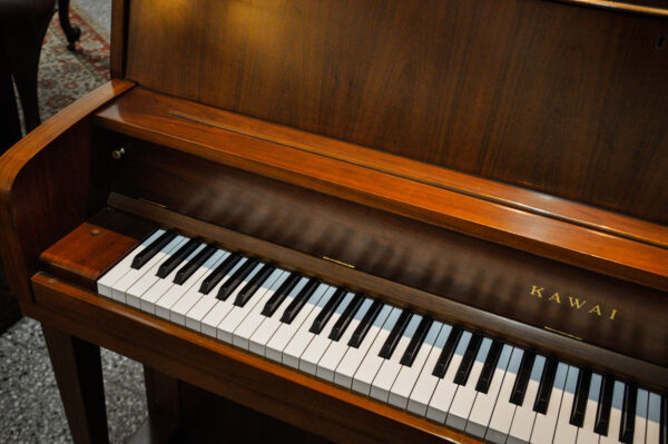 Piano Kawai UST-7 3