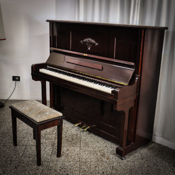 Piano Albert Marben