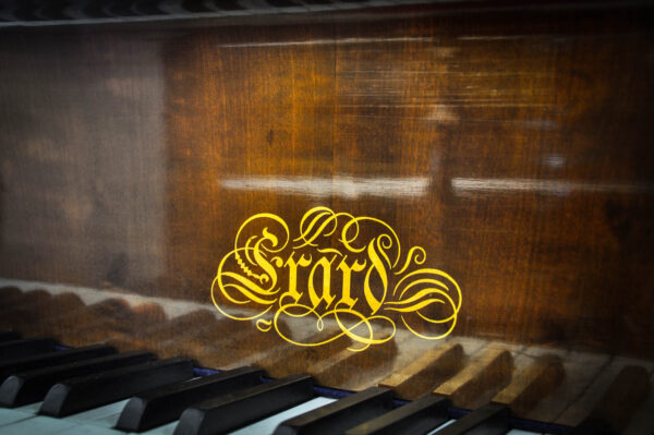Piano Erard 1/4 de cola 6