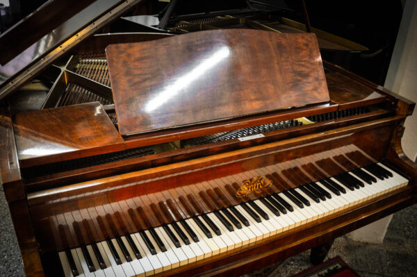 Piano Erard 1/4 de cola 8