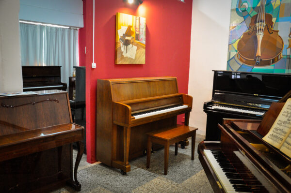 Piano Kawai UST-7 13