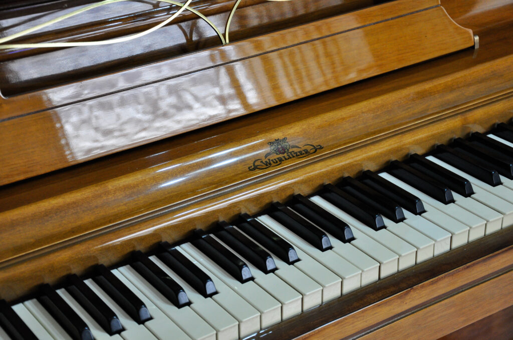 Wurlitzer 200a Piastre Gambe Stand Up Prestazioni E Pedale Di