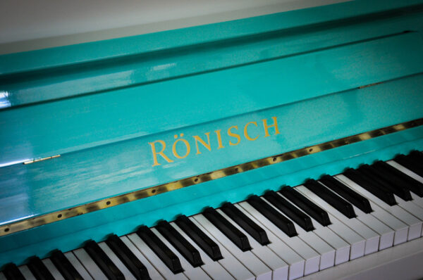 Piano Ronisch Blanco 5