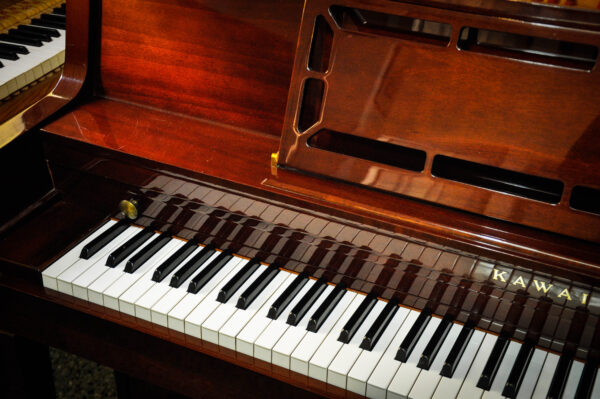 Piano Kawai 701