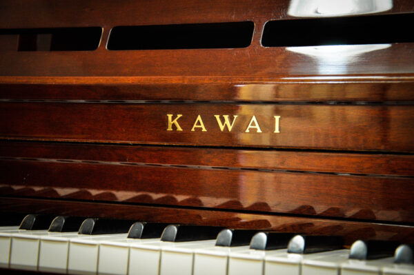 Piano Kawai 701