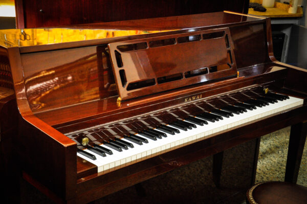 Piano Kawai 701