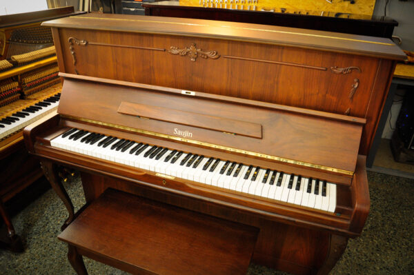 Piano Daewoo Saujin DW-6S