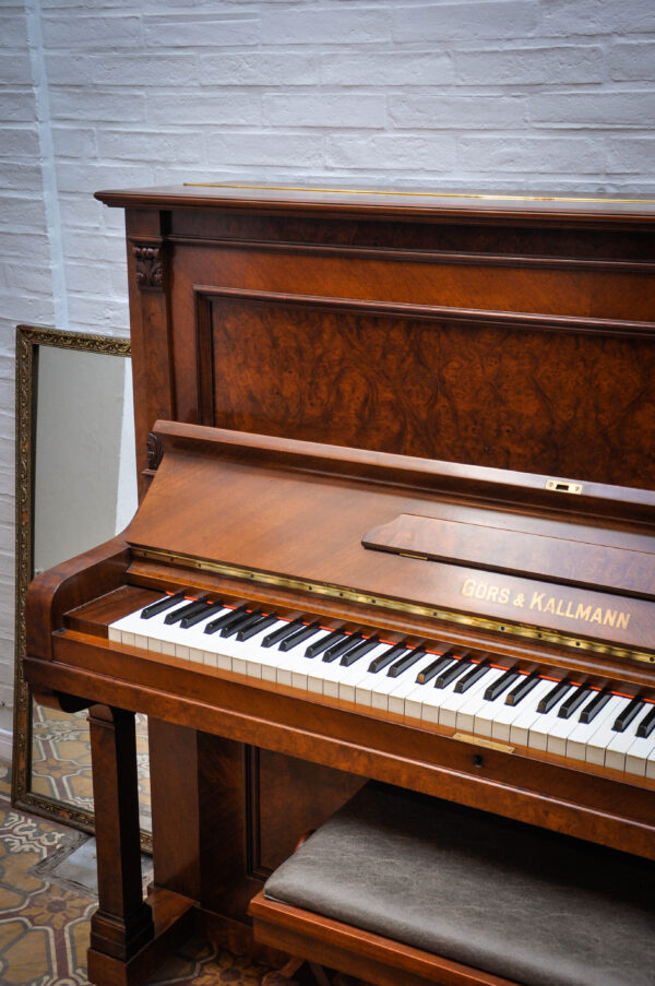 Gors and Kallmann piano