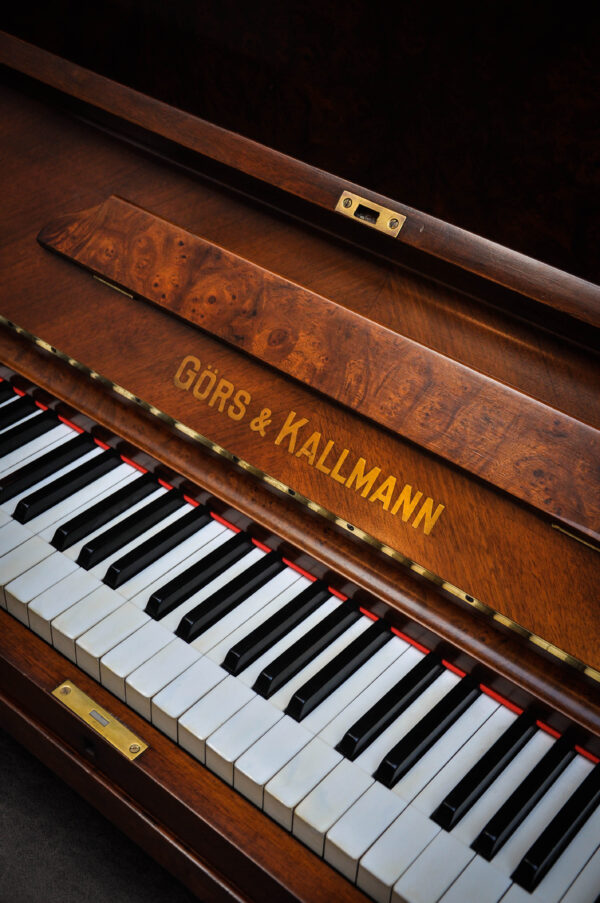 Gors and Kallmann piano