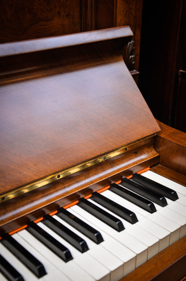 Gors and Kallmann piano