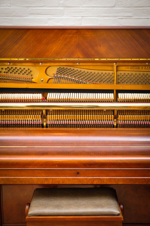 Gors and Kallmann piano