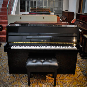 Yamaha mini piano LU90 (JU109)