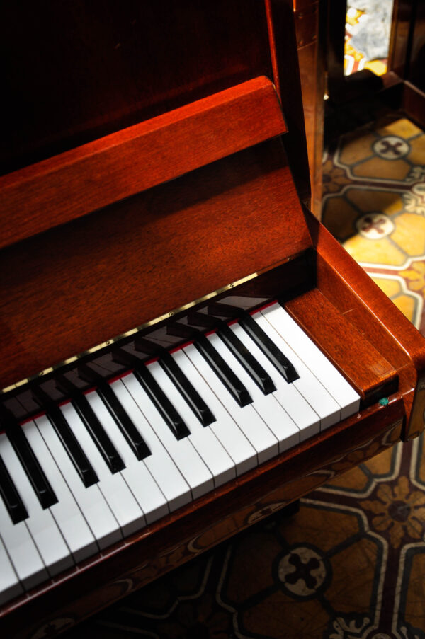 Piano Samick SU-108P