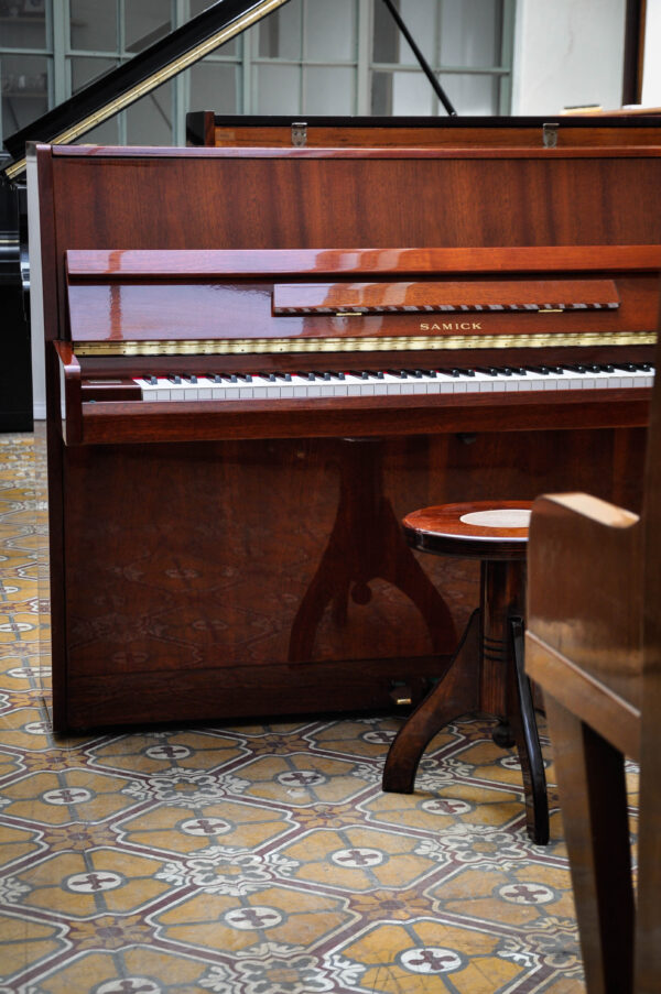 Piano Samick SU-108P