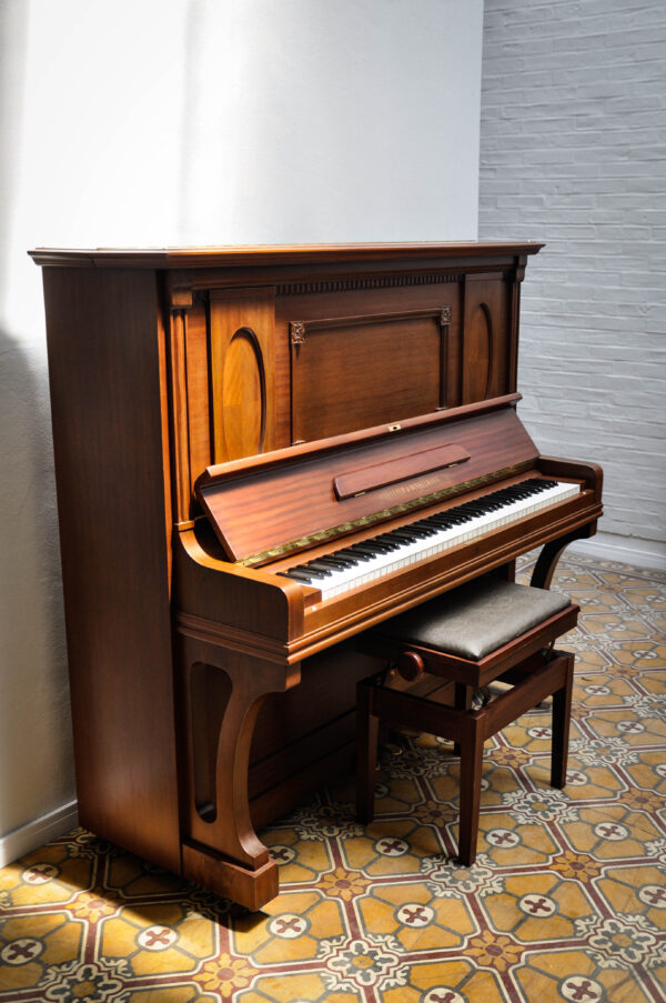 Piano vertical Zeitter and Winkelmann