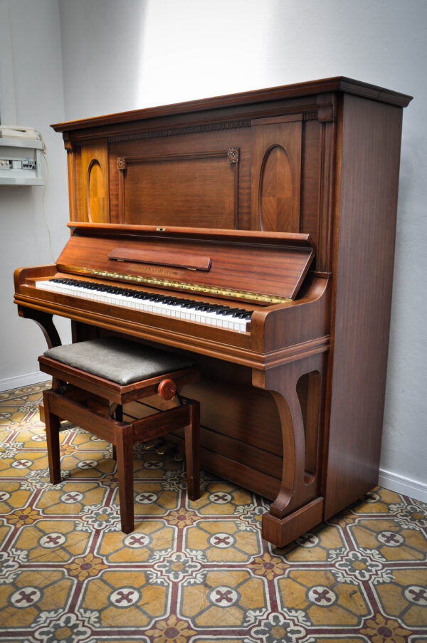 Piano vertical Zeitter and Winkelmann