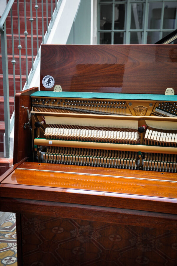 Piano Samick SU-108P