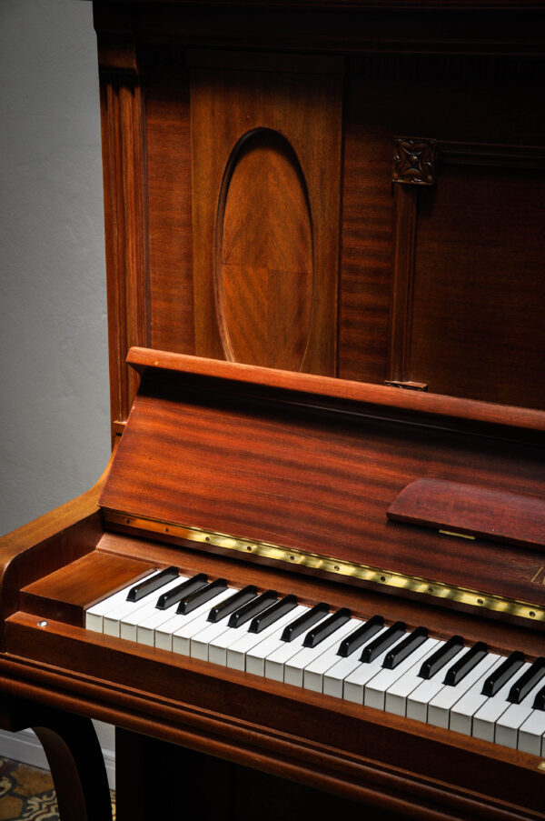 Piano vertical Zeitter and Winkelmann