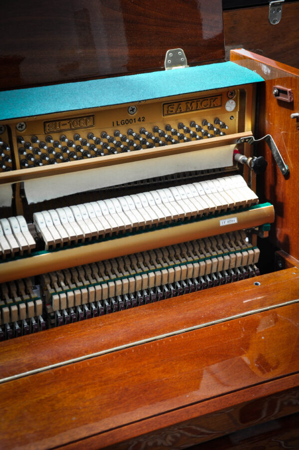 Piano Samick SU-108P