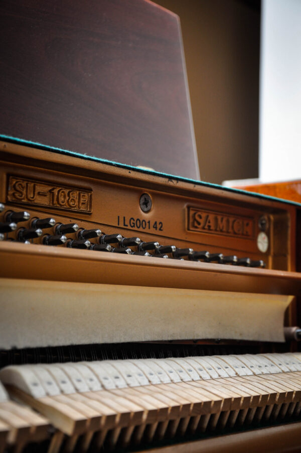 Piano Samick SU-108P