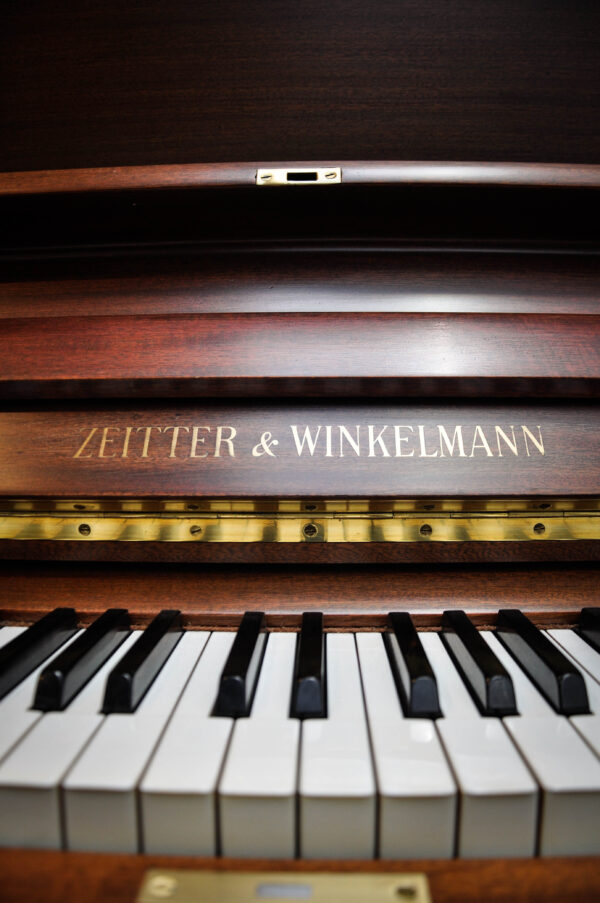 Piano vertical Zeitter and Winkelmann