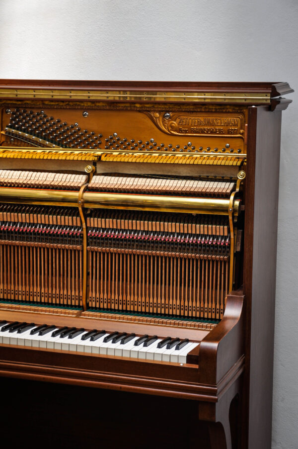 Piano vertical Zeitter and Winkelmann