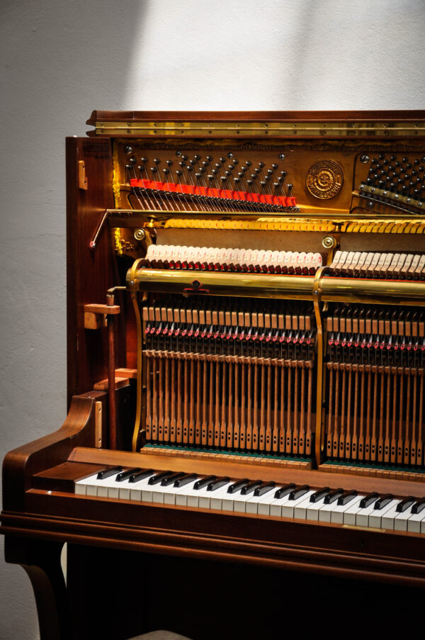 Piano vertical Zeitter and Winkelmann