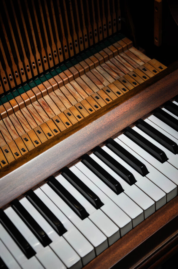 Piano vertical Zeitter and Winkelmann