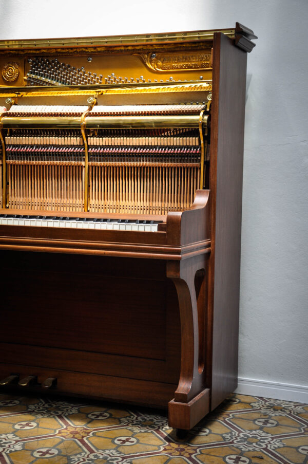 Piano vertical Zeitter and Winkelmann