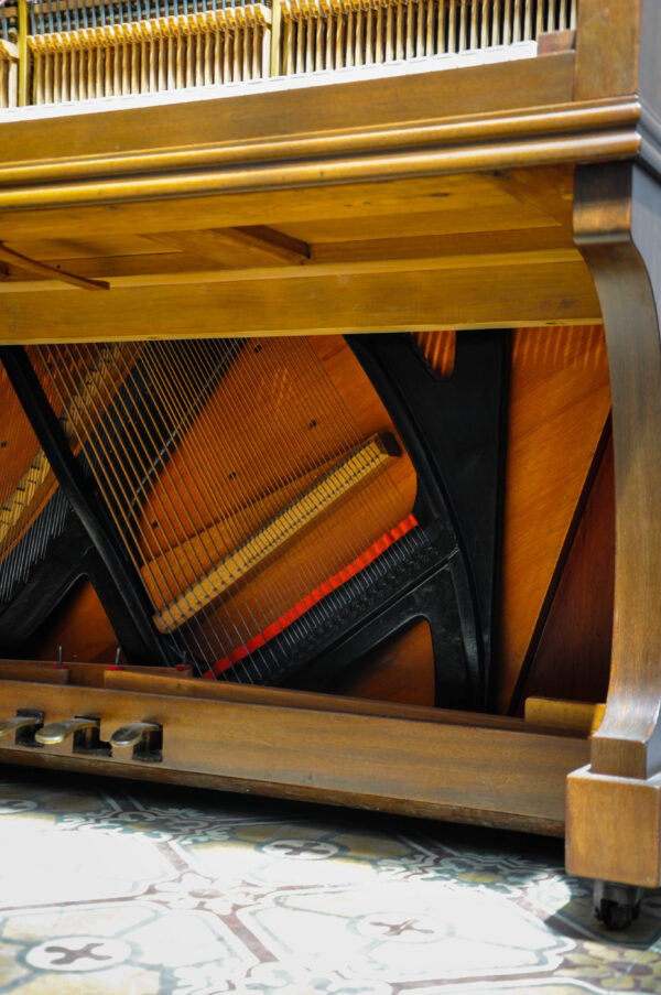 Piano vertical Zeitter and Winkelmann