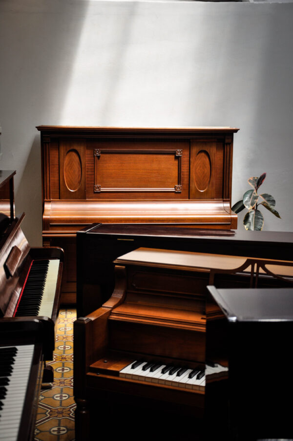 Piano vertical Zeitter and Winkelmann