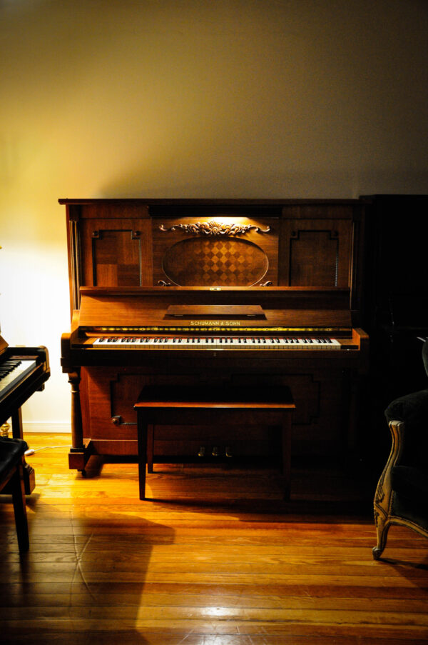 Schumann & Sohn piano