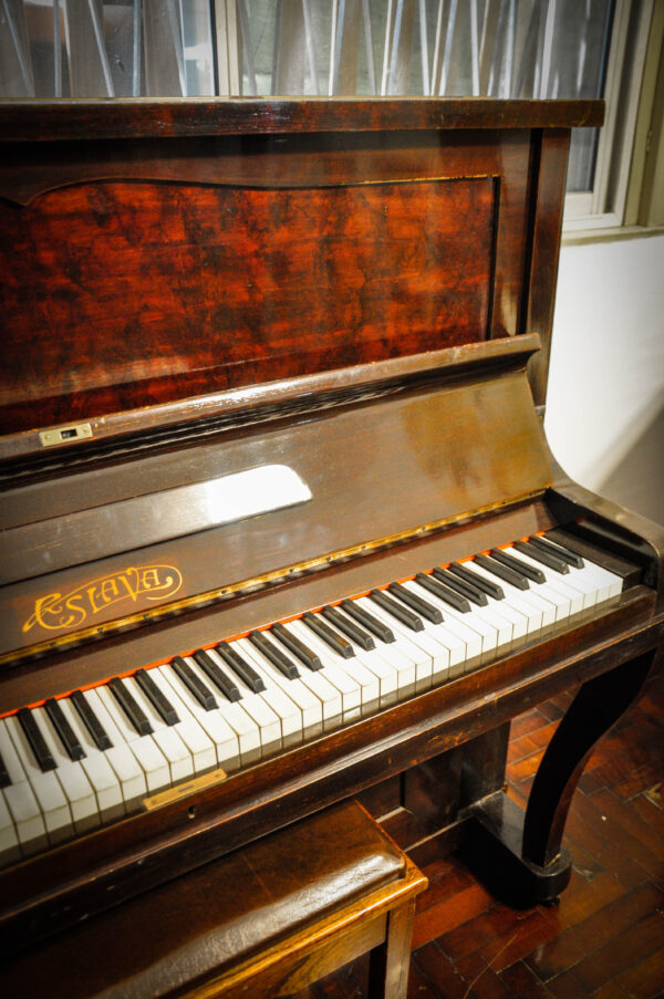 Eslava Piano