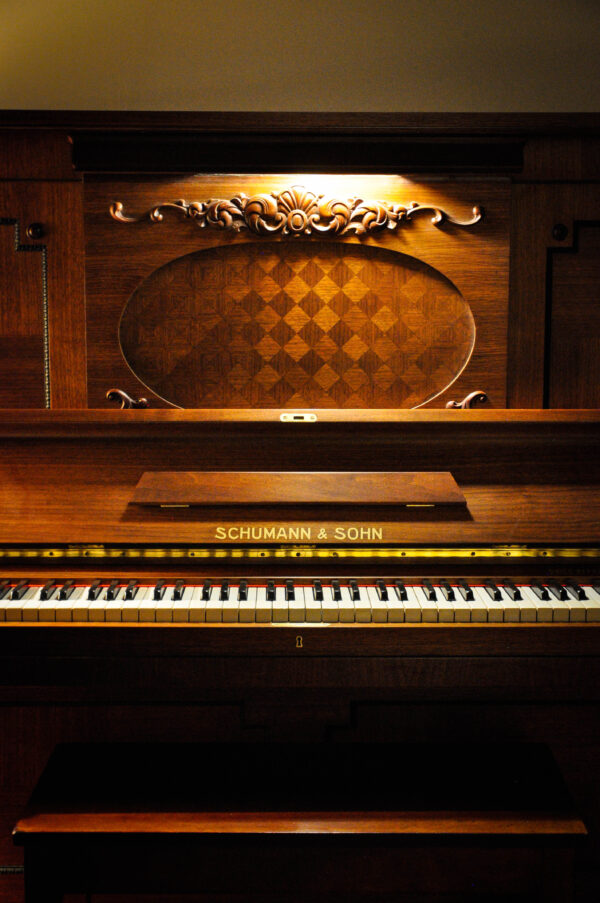 Schumann & Sohn piano