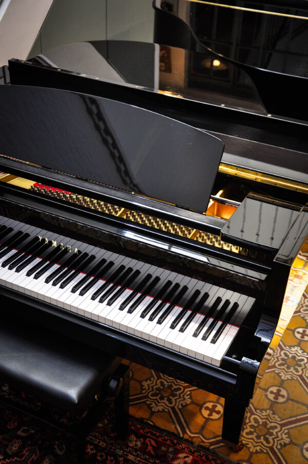 Yamaha GH-1 Piano