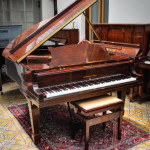 Steinway and Sons O 180 Piano de cola