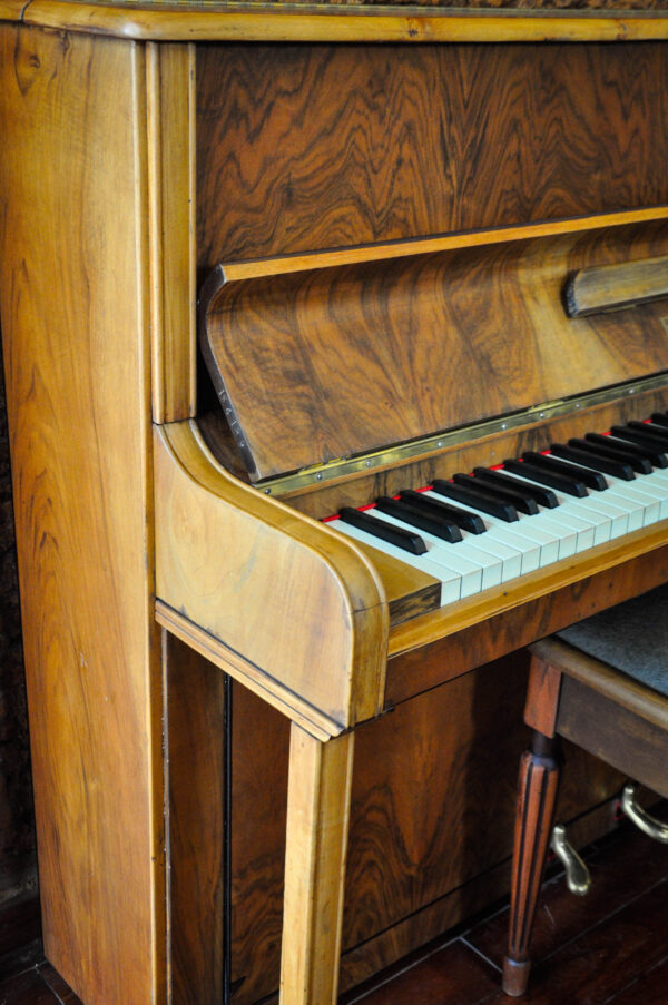 Eavestaff Mini piano