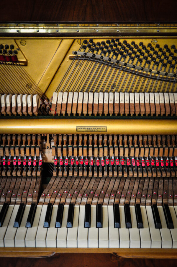 Eavestaff Mini piano