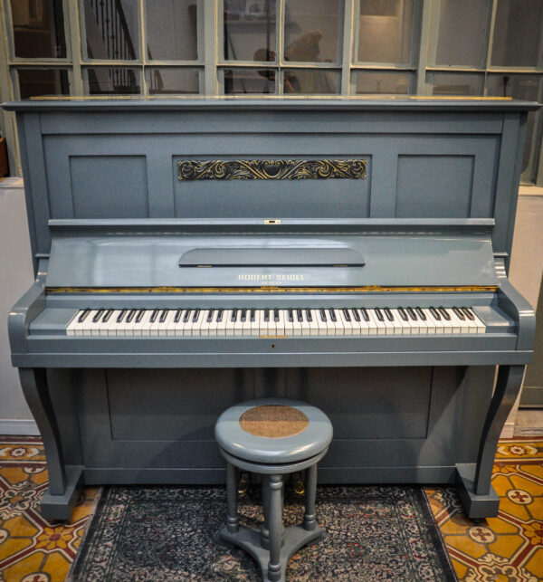 Robert Seidel Piano Gris