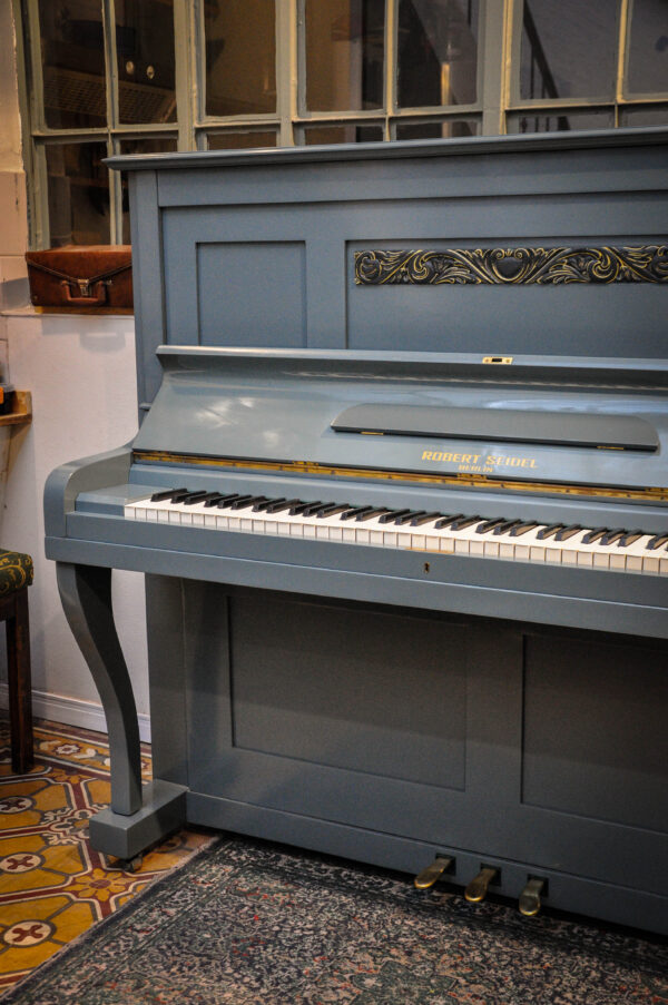 Robert Seidel Piano Gris