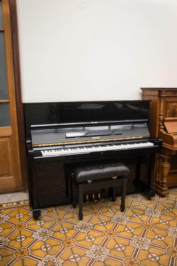 Hyundai Meari U-832 Piano