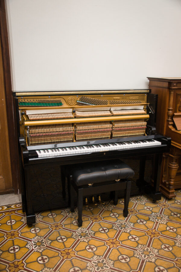 Hyundai Meari U-832 Piano