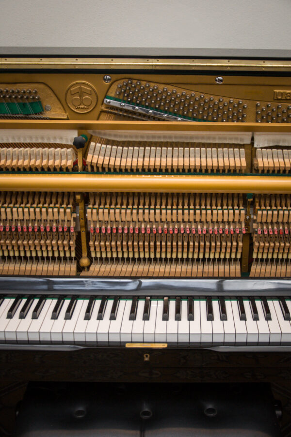 Hyundai Meari U-832 Piano