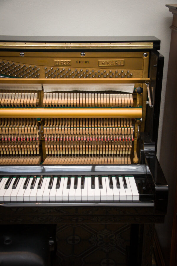 Hyundai Meari U-832 Piano