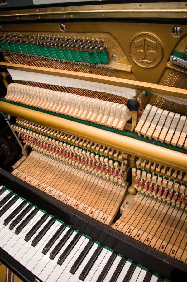 Hyundai Meari U-832 Piano