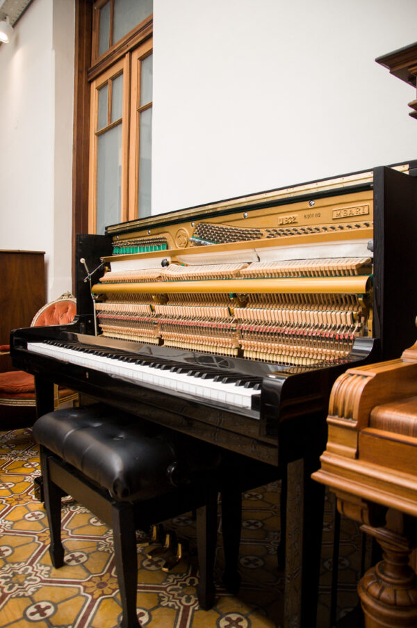 Hyundai Meari U-832 Piano