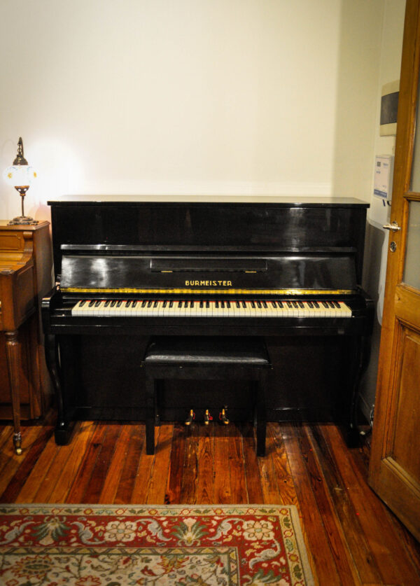 Piano Burmeister Negro