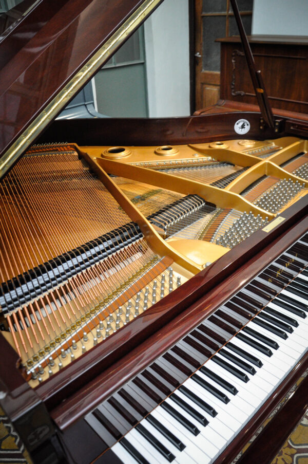 Piano de cola Kawai KG-1C Japón